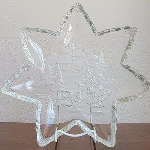 Star-shaped glass dish with winter theme